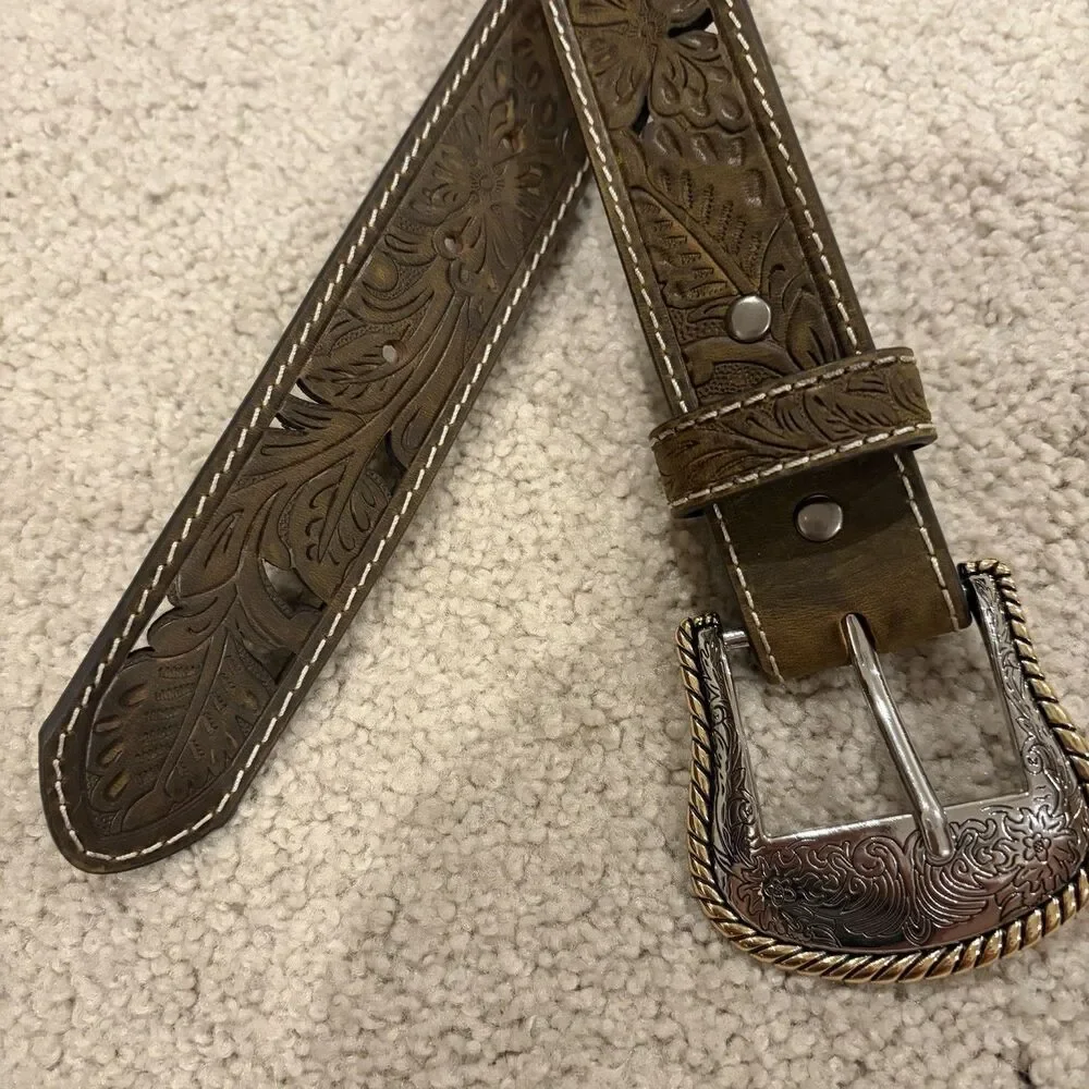 NWOT Shyanne Women Tool Cut Out Western Belt Brown Leather Gold Silver Buckle M